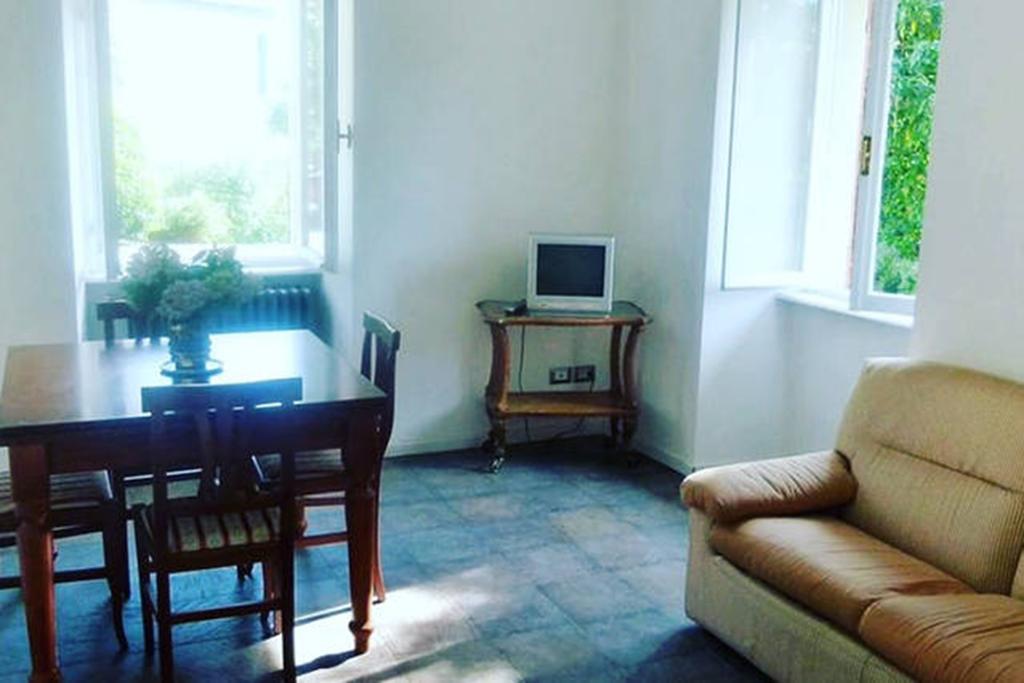 Apartment Piccolo Borgo Castelveccana 外观 照片